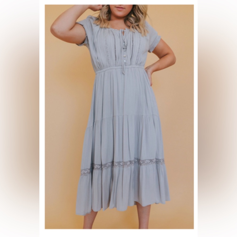 NWOT Melbourne gray puff sleeve midi dress size medium